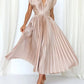 Elegancia atemporal: Vestido drapeado con cuello en V y falda plisada benefiyou
