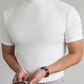 👕 Camiseta Ajustada de Cuello Alto para Hombre – Estilo Moderno y Confortable para Todos los Días ✨🔥