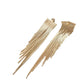 Aretes Trepadores Dorados con Borlas Largas en Cascada – Ultraligeros (1 Par)