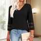 Camiseta casual sólida con cuello en V para mujer con mangas 3/4