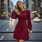 Elegante vestido de manga larga con detalles de botones asimétricos