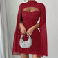 Vestido femenino con recortes acanalados y capa de gasa
