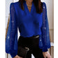 Top con cuello en V y mangas transparentes con lentejuelas