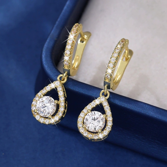 Elegantes pendientes colgantes colgantes en forma de lágrima
