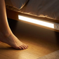 Luz LED ultrafina bajo el armario con sensor de movimiento
