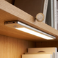 Luz LED ultrafina bajo el armario con sensor de movimiento