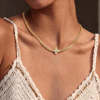🌸 Elegante collar colgante de flores de acero inoxidable – Joyería floral delicada recubierta de PVD en oro 18k