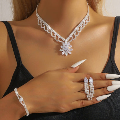 🌸 ¡50% DE DESCUENTO! ✨ Set de Joyería Elegante con Loto de Diamantes de Imitación – Brillantes Acentos, Base de Cobre Premium y Cadena Ajustable – Look Pulido Completo para Cualquier Ocasión 💎